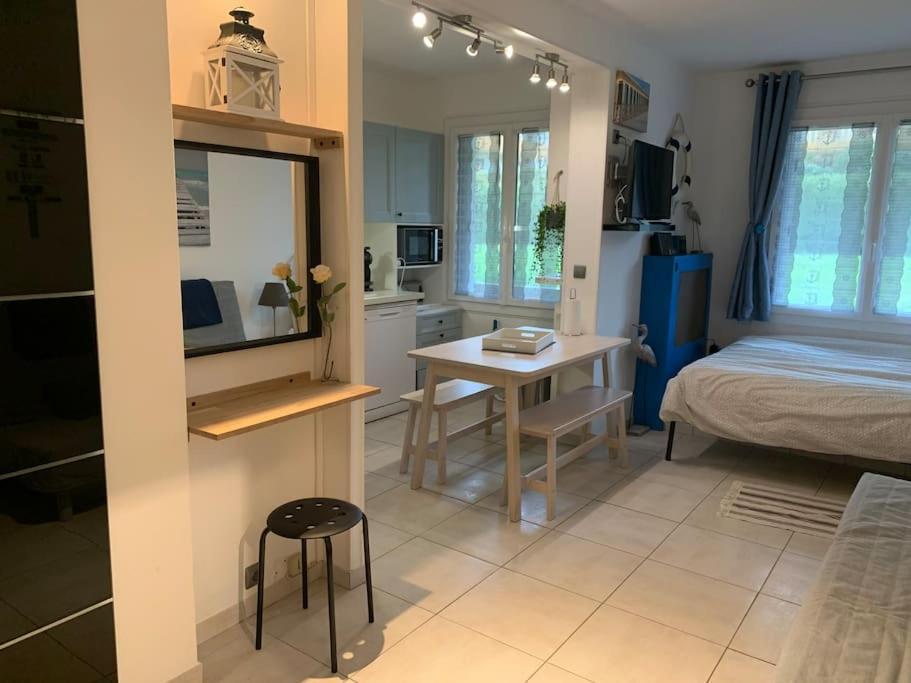 Studio Cosy Bord De Mer Et Centre Ville Pour 4Pers Deauville Eksteriør bilde